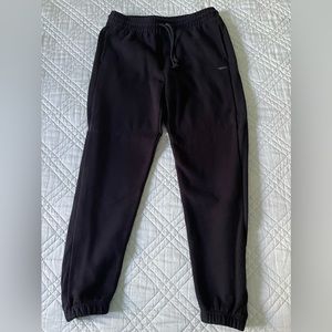 Sweats (pants) Aritzia Boyfriend style, TNA Sweatfleece. Women’s Medium. Black